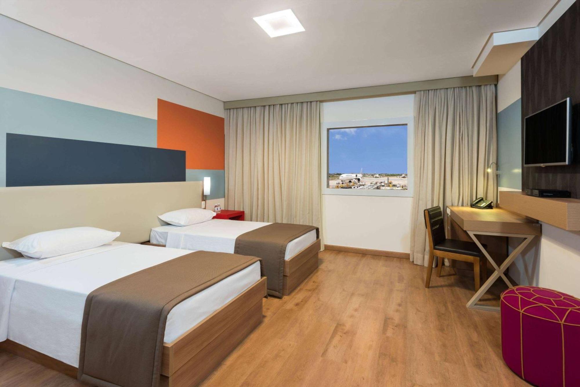 Tryp By Wyndham Sao Paulo Airport: Airside Transit Hotel at Terminal 3 Guarulhos Exterior photo